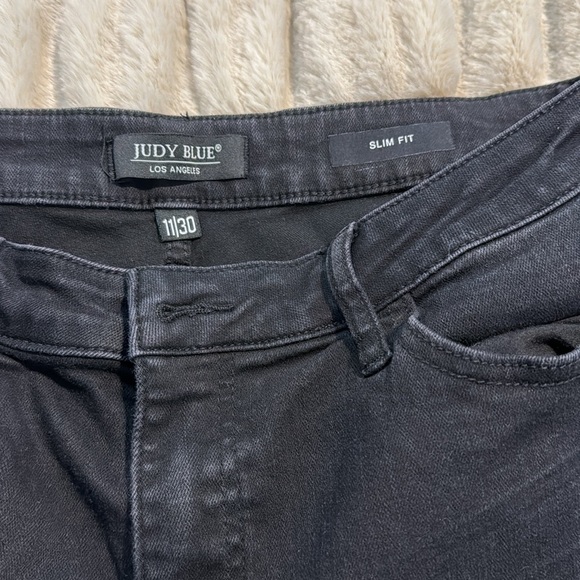 Black Judy blue distressed jeans - Picture 2 of 7